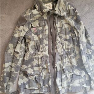 Cute camo jacket with flower embroidery size M